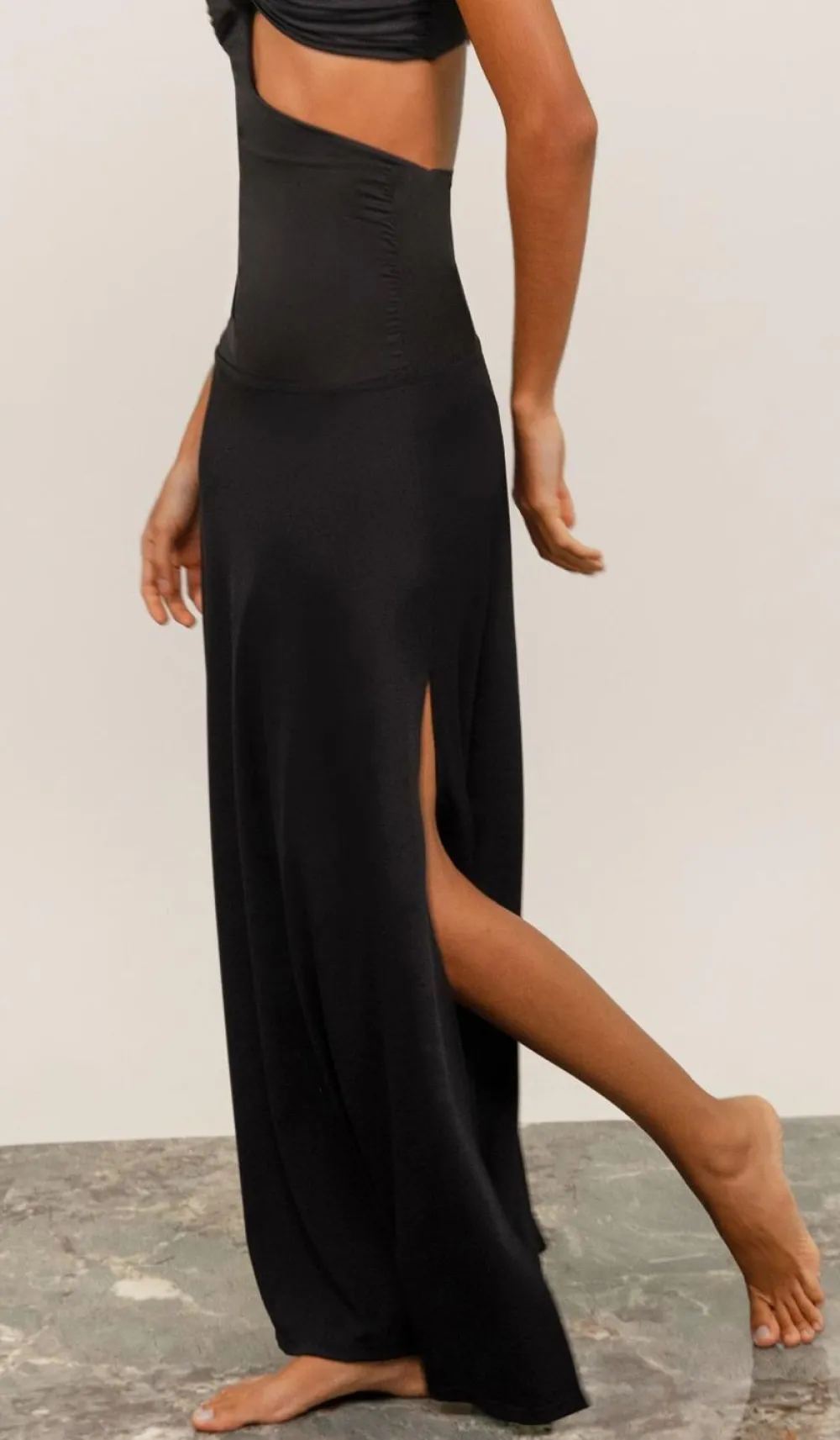 Online Kikoi Skirt In Black Bottoms