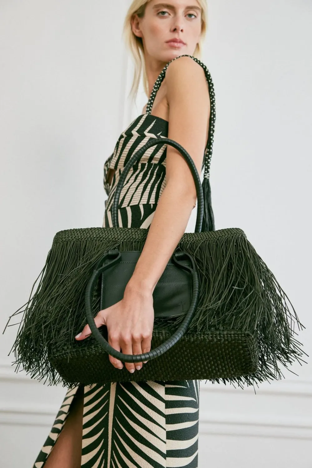 Sale Palm'S Embrace Bag In Black Bags